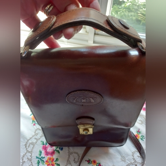 Leather handbag - Picture 9 of 15